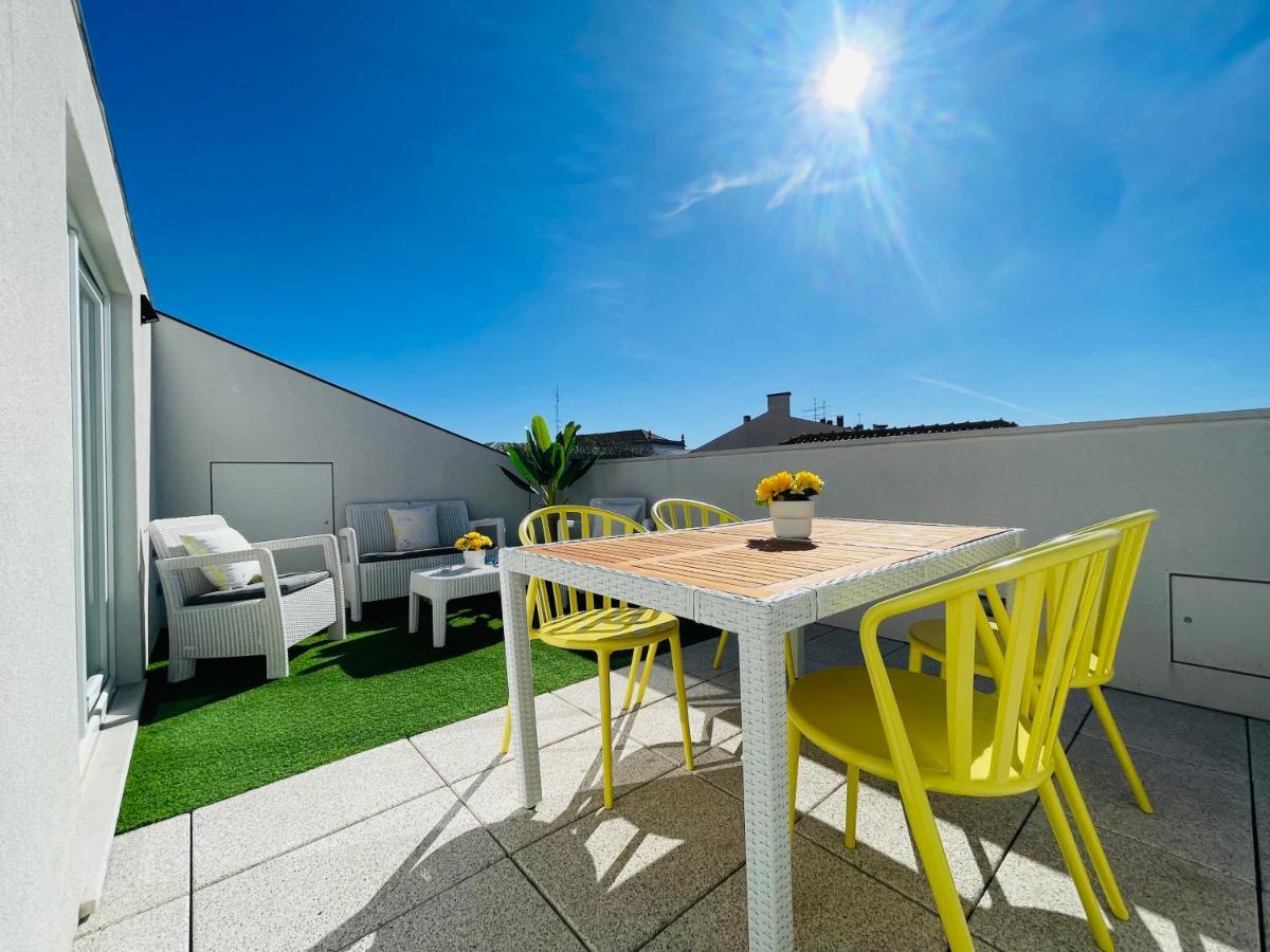 Central Tiled Apartment Aveiro Exterior photo